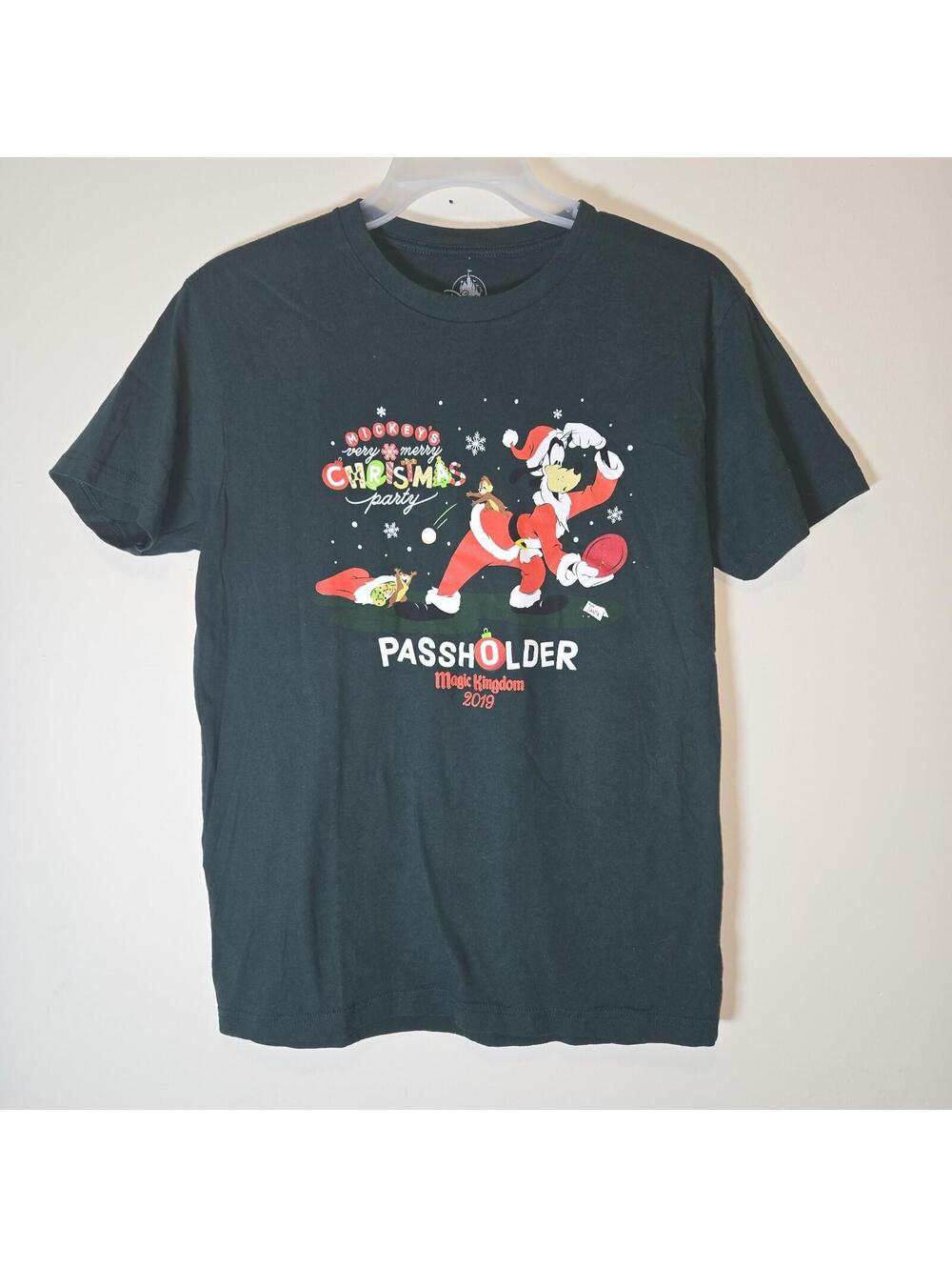 Disney Magic Kingdom 2019 Mickey's Very Merry Christmas Party Shirt Green sz M